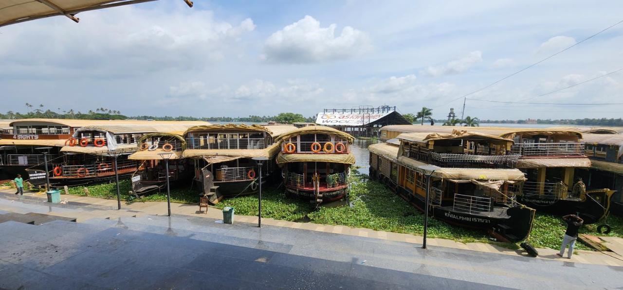 'Marari Johns Homestay' Mararikulam, Alappuzha Exterior photo