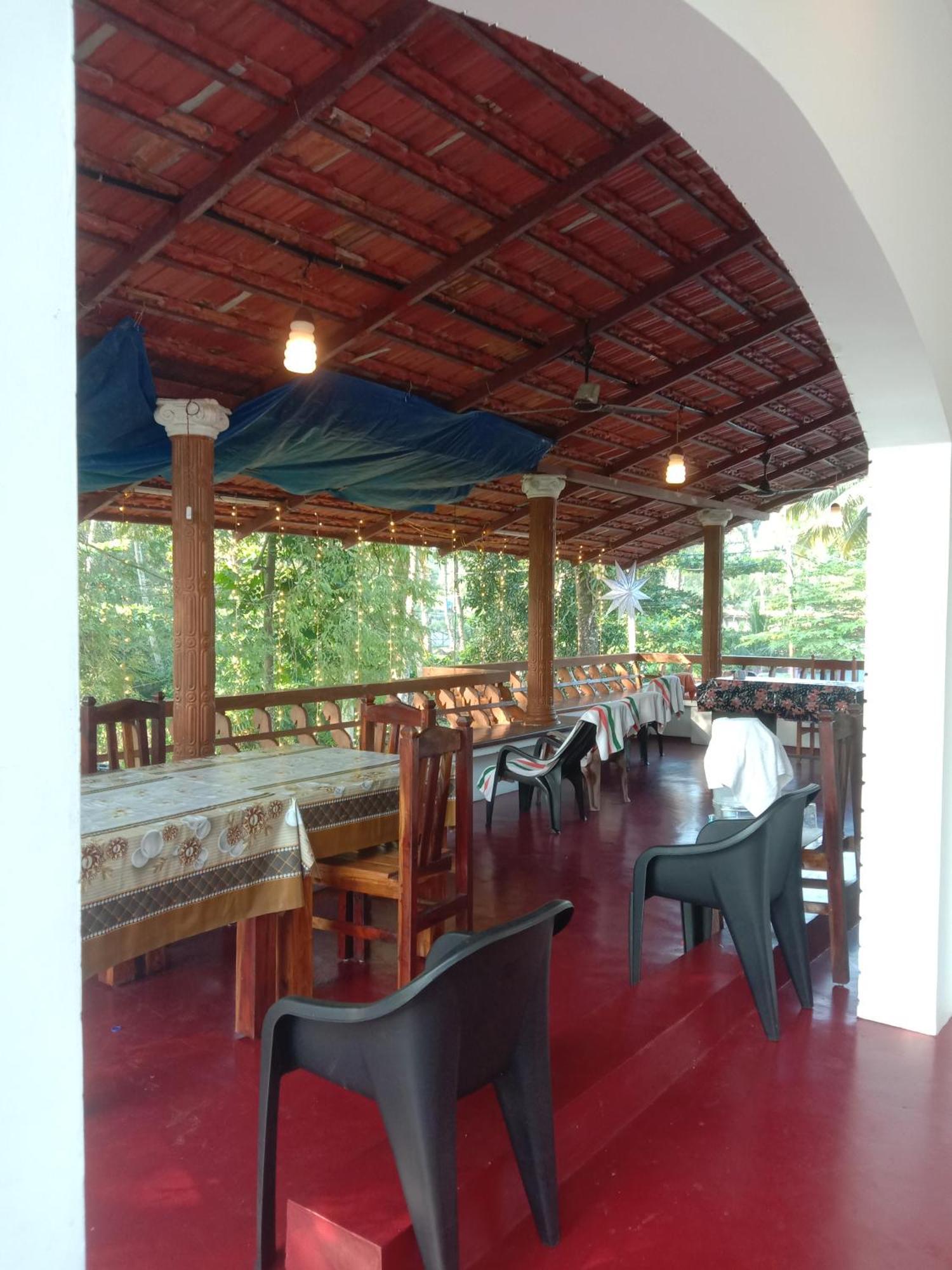'Marari Johns Homestay' Mararikulam, Alappuzha Exterior photo