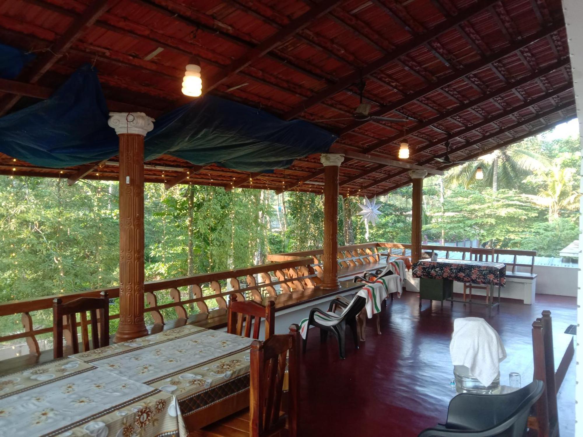 'Marari Johns Homestay' Mararikulam, Alappuzha Exterior photo