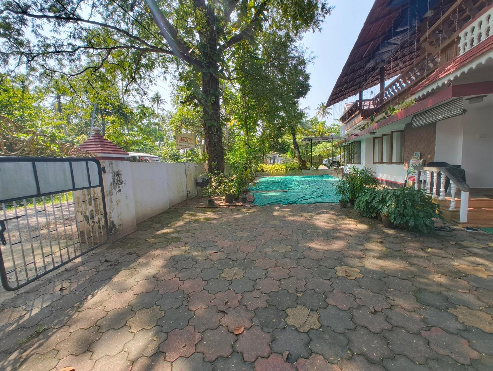 'Marari Johns Homestay' Mararikulam, Alappuzha Exterior photo
